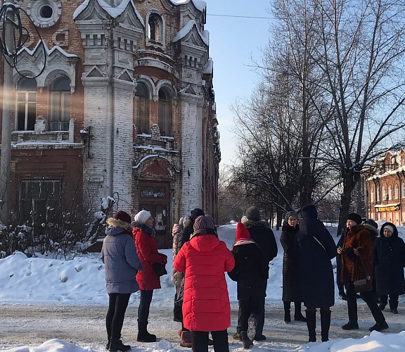 Лебединое озеро, Бийск и Архиерейское подворье